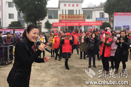 圖10 黃梅戲經(jīng)典唱段《打豬草》 - 萬能看圖王_副本.jpg