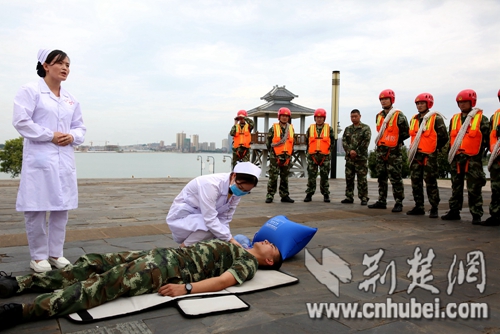 000000000.jpg 000000000.jpg